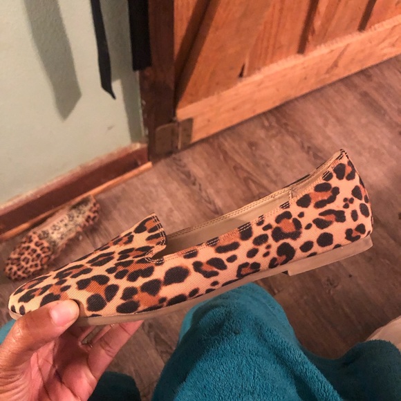 Aldo flats. Does have a shoe pad that can be removed.Sz.7 - Picture 3 of 3